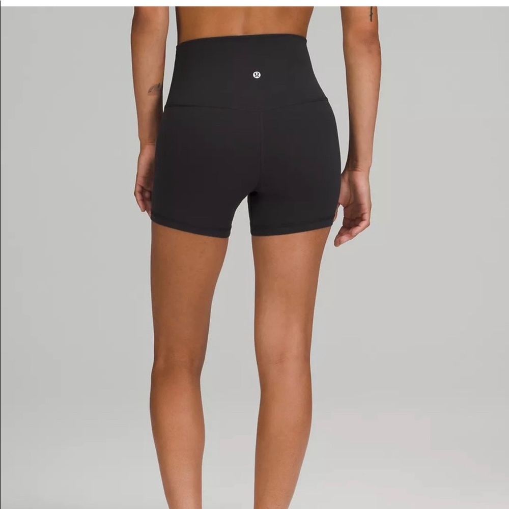 Lululemon align high rise short 6 in size 4